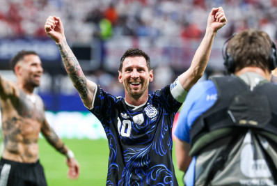 Messi dedica vitória a Maradona: 'Espero que comemore lá de cima'