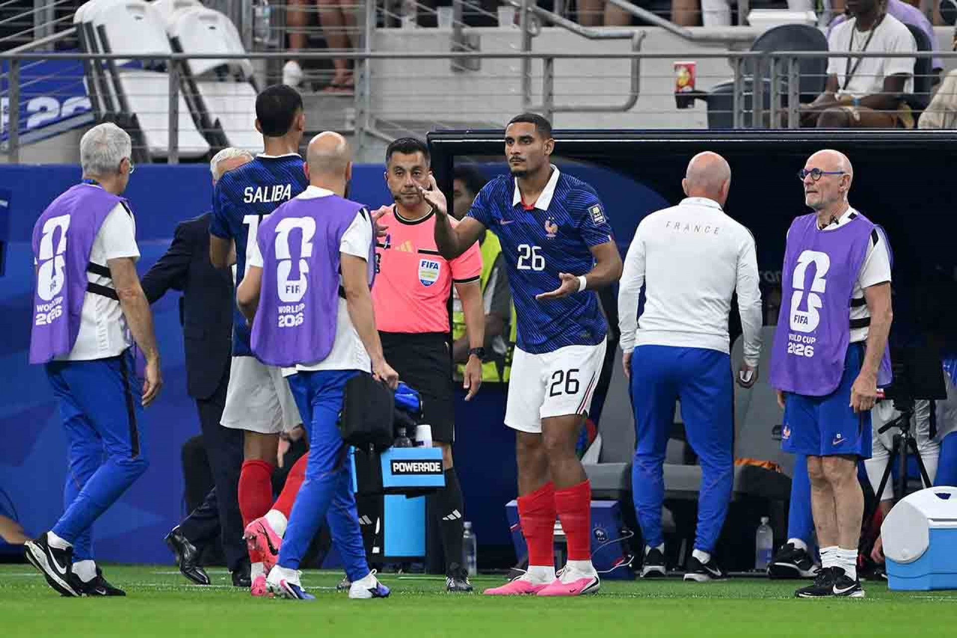 Saliba deve passar por cirurgia ap&oacute;s deixar semifinal da Copa com dores