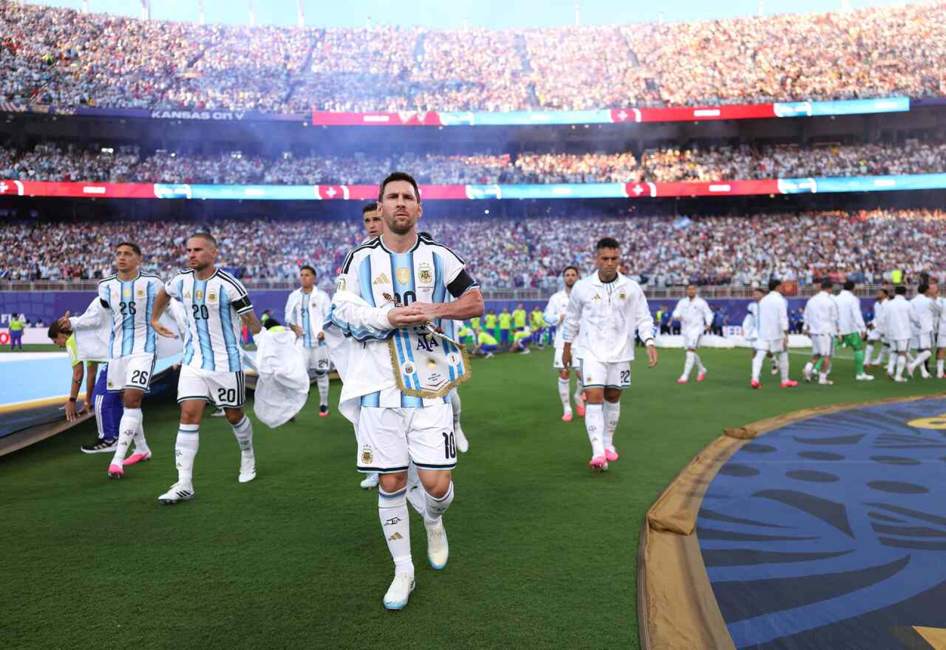 Argentina x Inglaterra: C&oacute;rdoba corta venda de &aacute;lcool e monta opera&ccedil;&atilde;o com 450 policiais