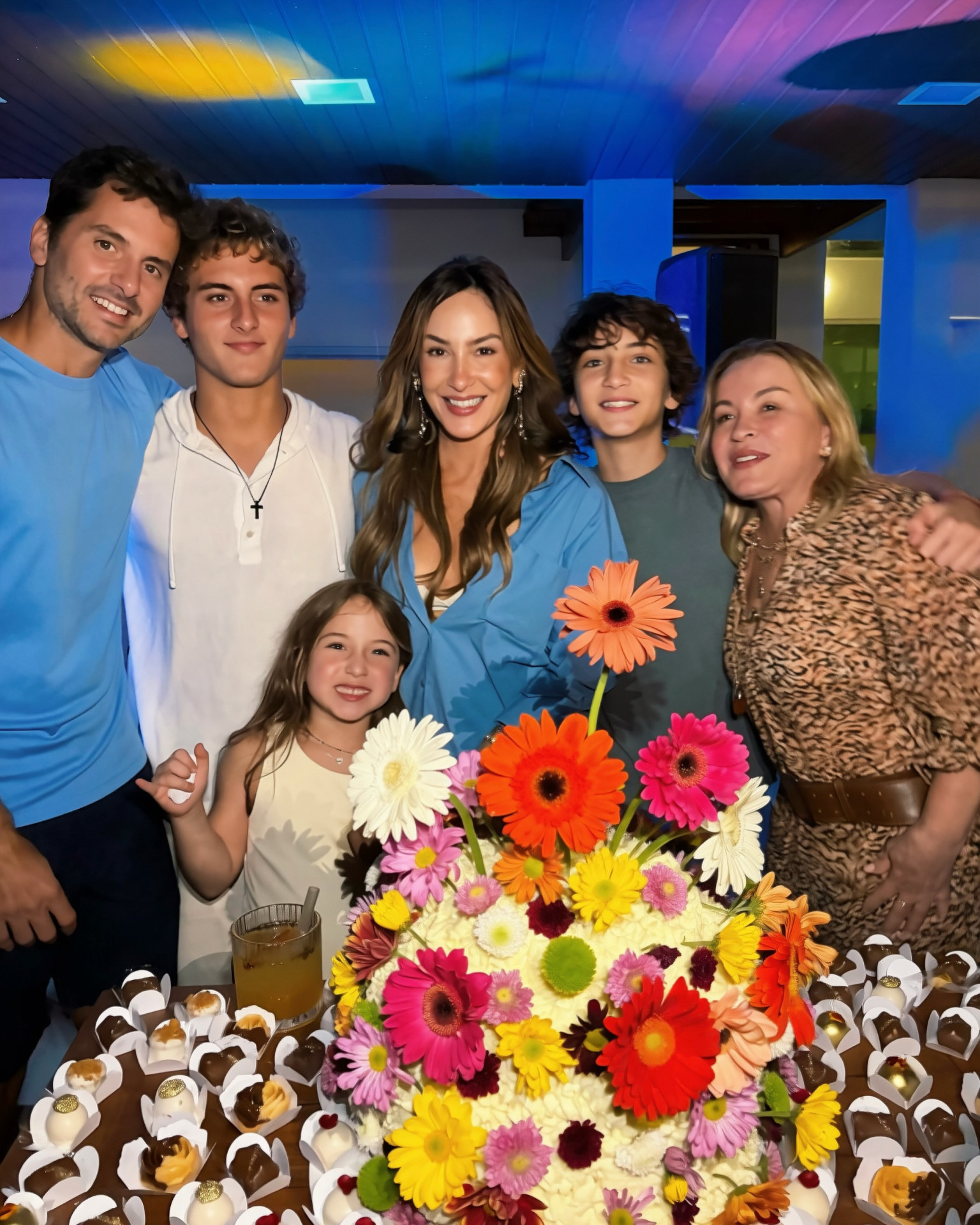 Claudia Leitte reúne marido e filhos em comemoração de 46 anos - Reprodução / Instagram