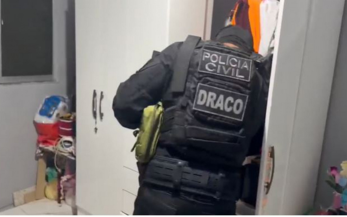 Equipes da Draco cumprem mandados de busca e apreensão em Campo Grande - Reprodução/PCERJ