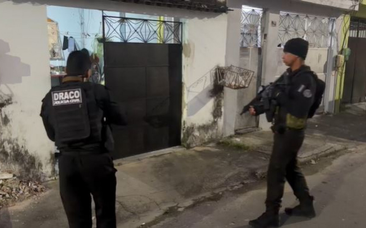 Equipes da Draco cumprem mandados de busca e apreensão em Campo Grande - Reprodução/PCERJ