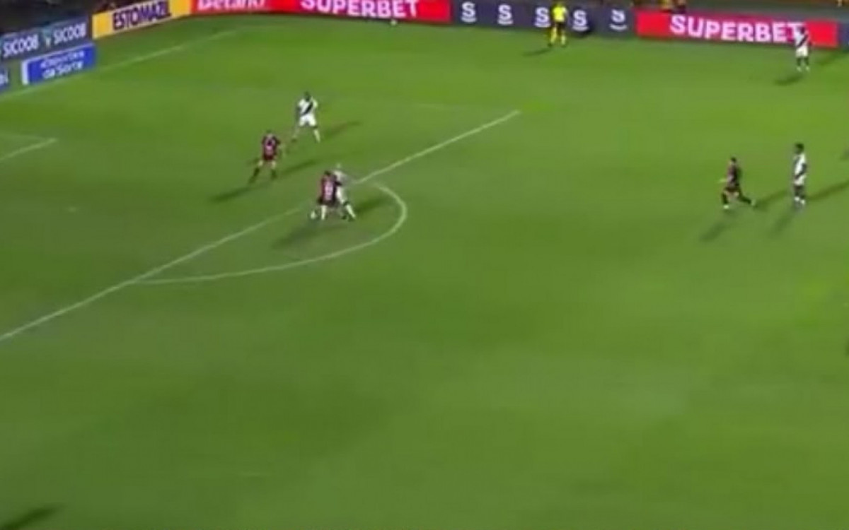 Momento em que Barros é desarmado
