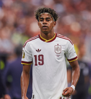 Lamine Yamal é poupado de treino da Espanha para a final da Copa