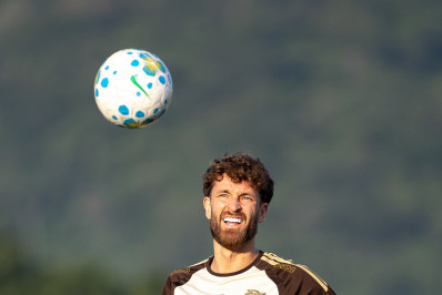 Flamengo prepara valorização e novo contrato para Léo Pereira