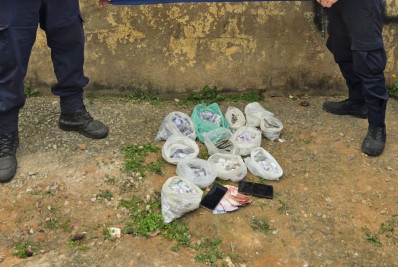 Homem é preso e adolescente apreendido por tráfico em Três Rios