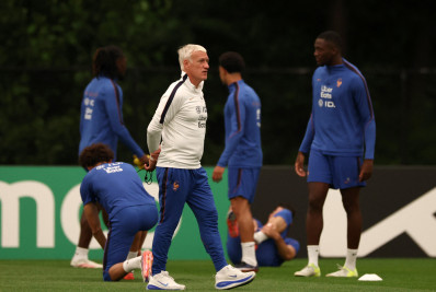 Deschamps vê terceiro lugar como 'dever' em adeus à seleção francesa