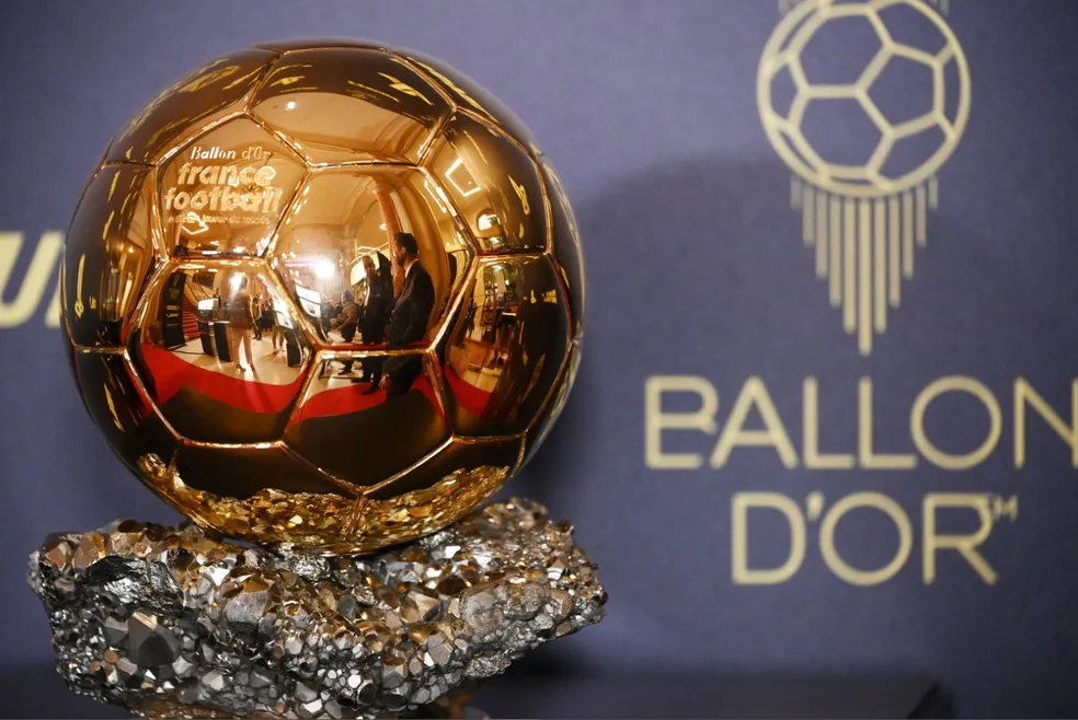 Perfil da Bola de Ouro reacende rivalidade entre Messi e CR7