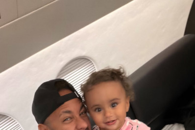 Neymar e Bruna Biancardi voltam ao Brasil após férias