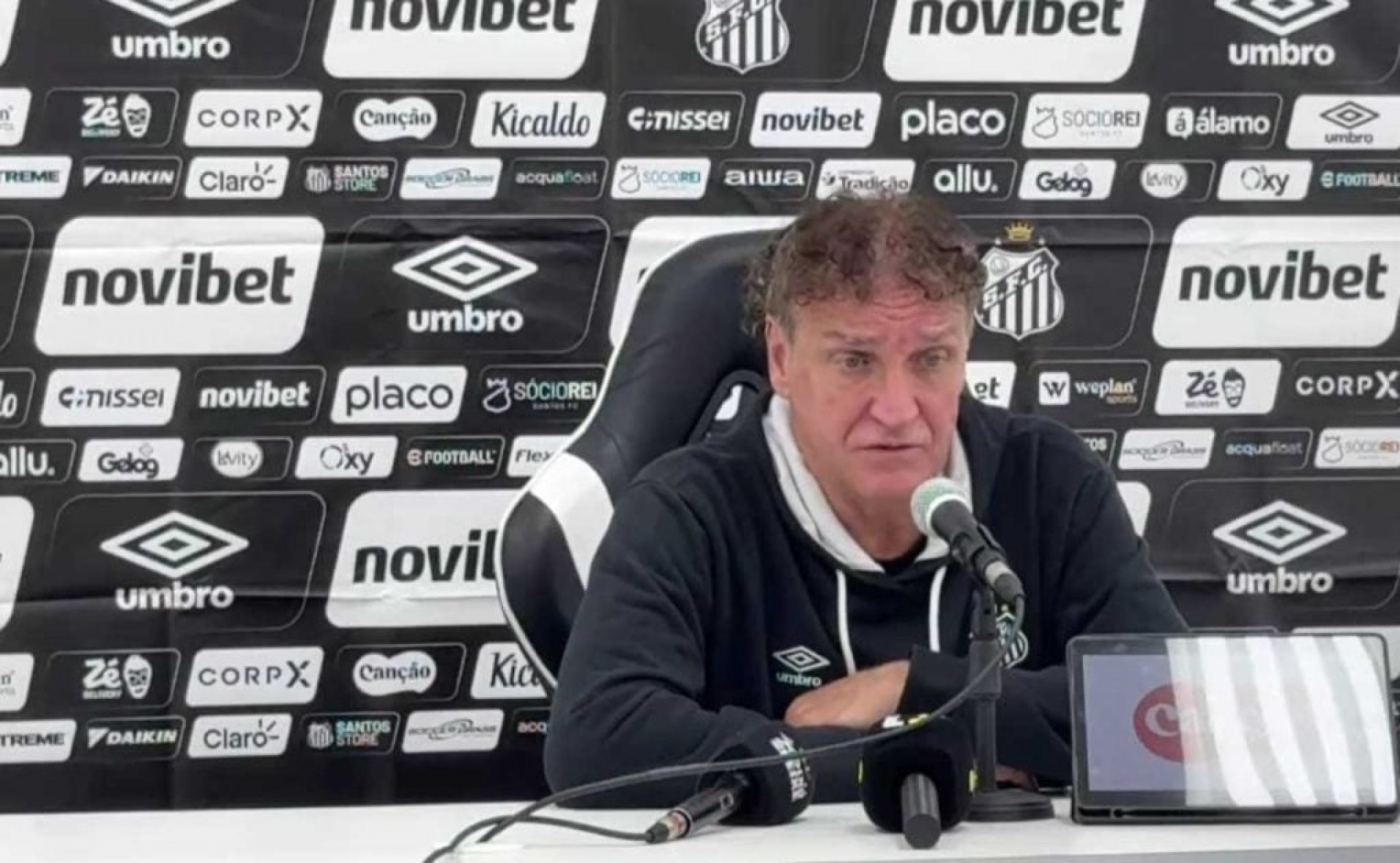 Cuca lamenta falha e elogia atua&ccedil;&atilde;o do Santos contra o Botafogo