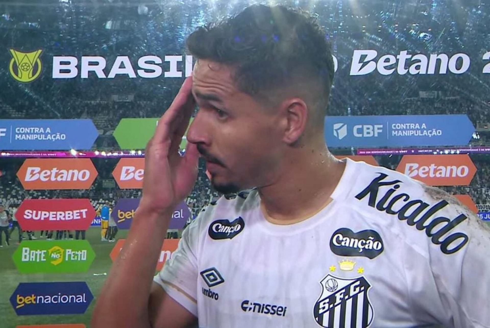 Ver&iacute;ssimo cobra mais efici&ecirc;ncia do Santos: “Precisamos matar o jogo”
