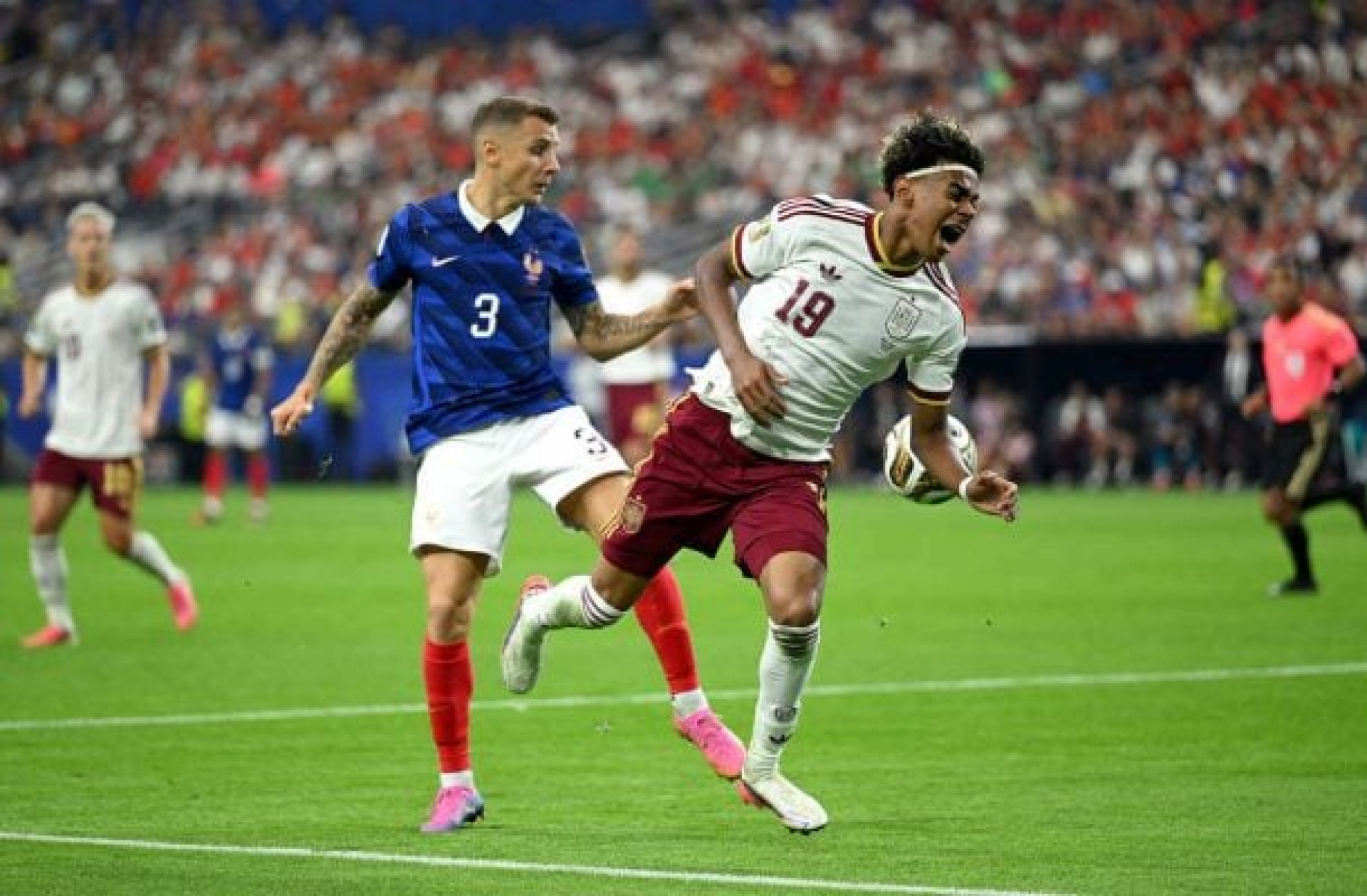 Digne quebra o sil&ecirc;ncio ap&oacute;s p&ecirc;nalti em Yamal na semifinal da Copa: “Fim de um sonho”