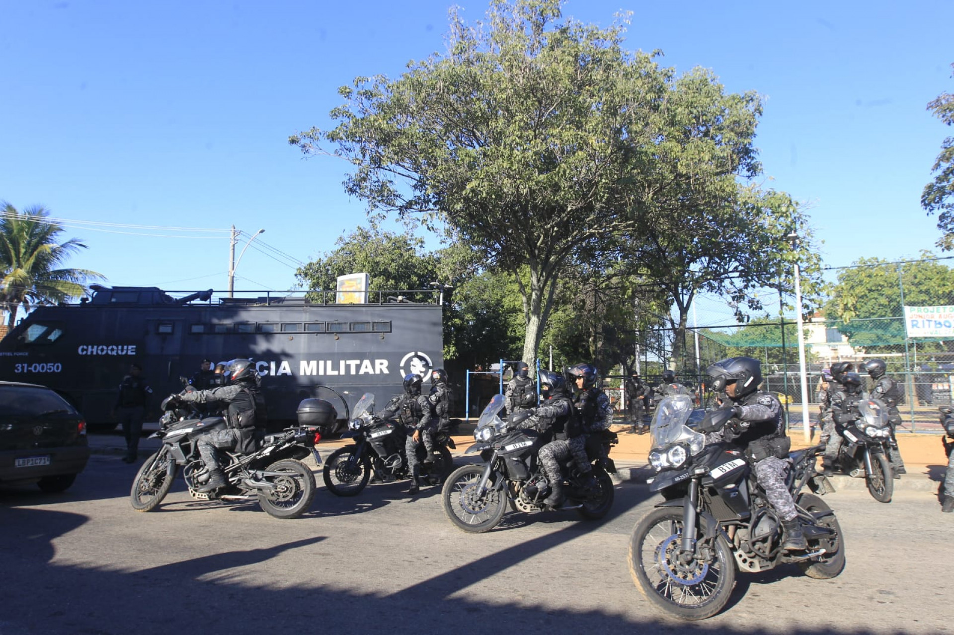Cerca de 150 policiais reforçam policiamento nos bairros de Cordovil, Brás de Pina e Jardim América - Reginaldo Pimenta/Agência O DIA