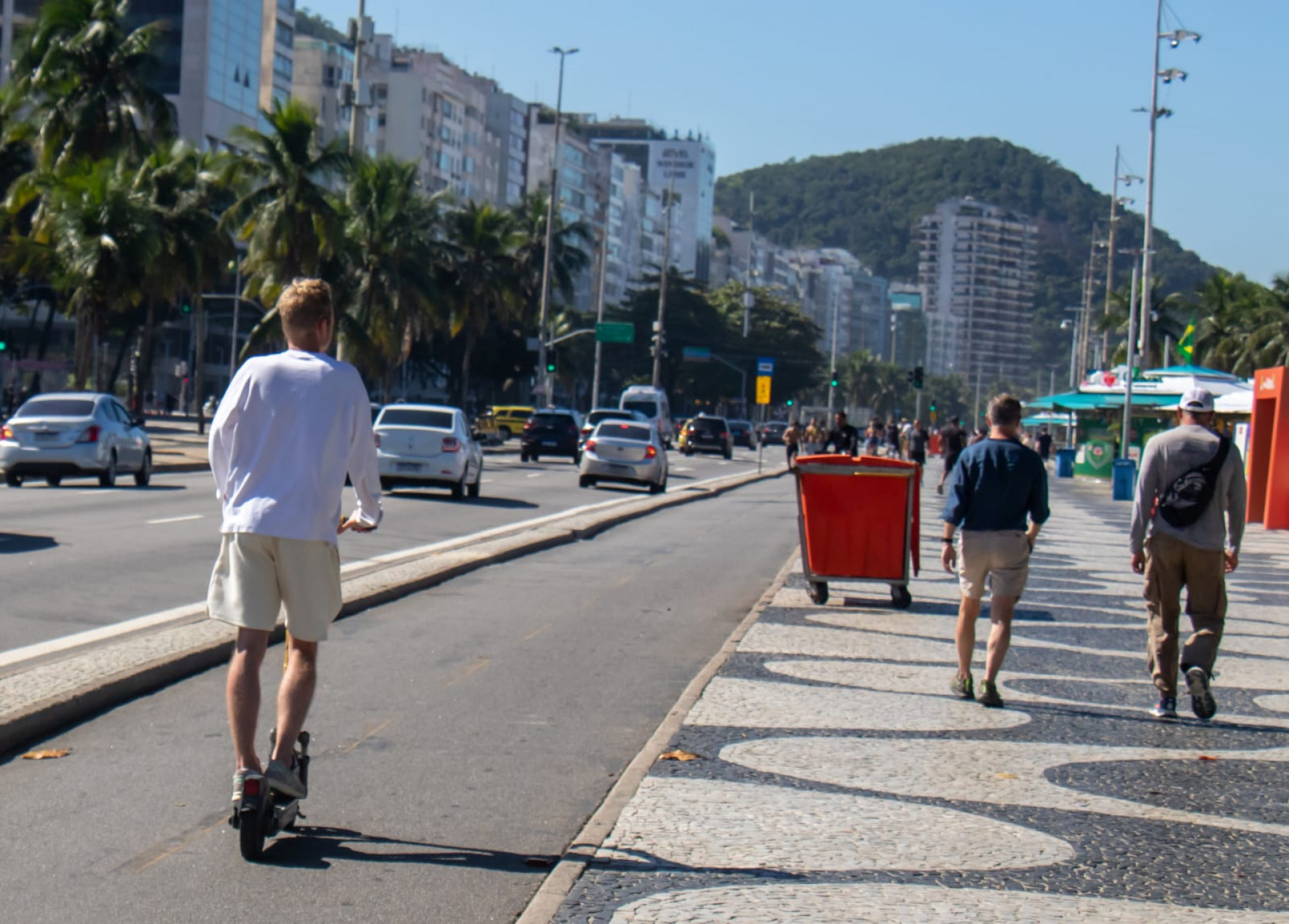 Movimentação na orla de Copacabana, na Zona Sul do Rio - Érica Martin / Agência O DIA