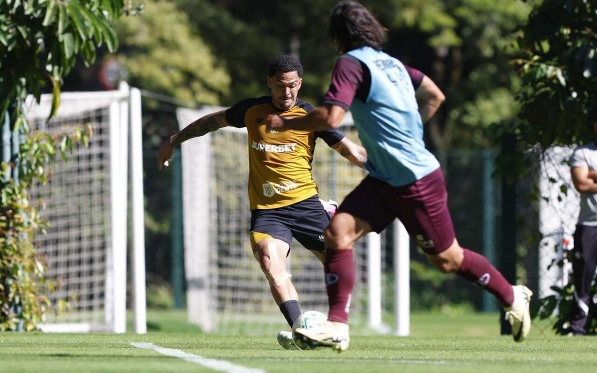 S&atilde;o Paulo vence jogo-treino contra a Ferrovi&aacute;ria no CT da Barra Funda