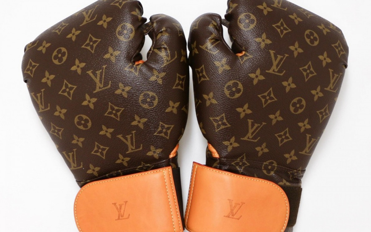 Par de luvas de Boxe voltou ao mercado de colecionadores avaliado em aproximadamente US$ 40 mil