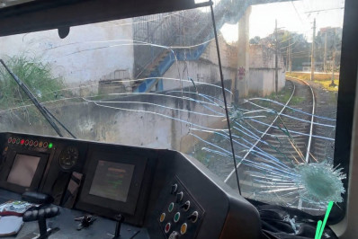 Trem é atacado a pedradas perto de estação na Zona Norte