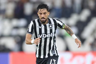 Em último ano de contrato, Telles tem o Botafogo como prioridade