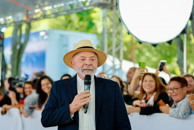 Lula sobre Pix: 'É público, é de graça e vai continuar assim'
