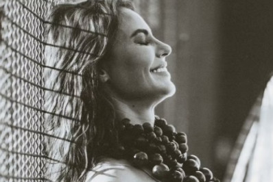 Paolla Oliveira aposta em visual boho chic para novo ensaio fotográfico