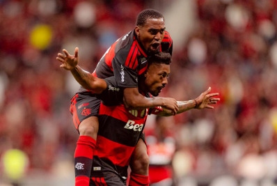 Bruno Henrique pede permanência de jovem no Flamengo: 'Foi muito bem'