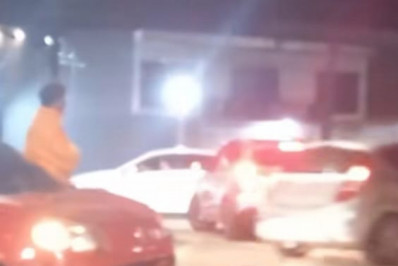 Acidente entre moto, carro e guincho deixa três feridos em Angra