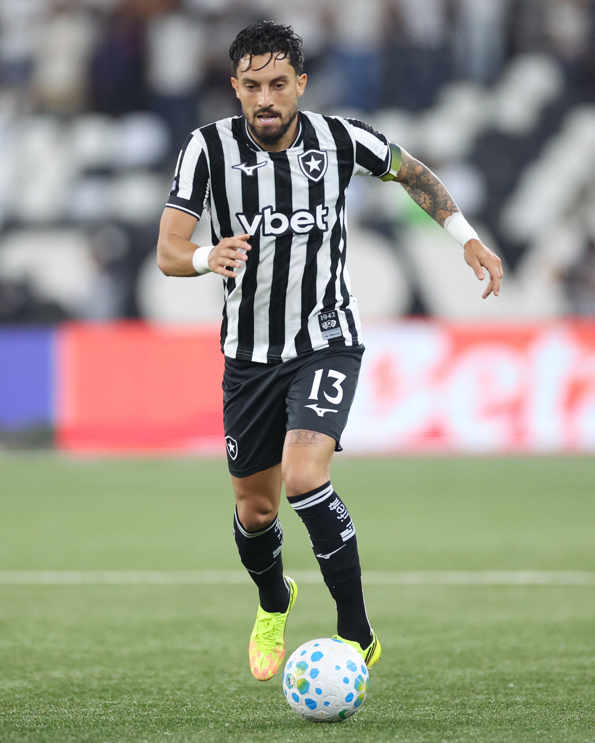 Alex Telles em ação pelo Botafogo - Vítor Silva / Botafogo
