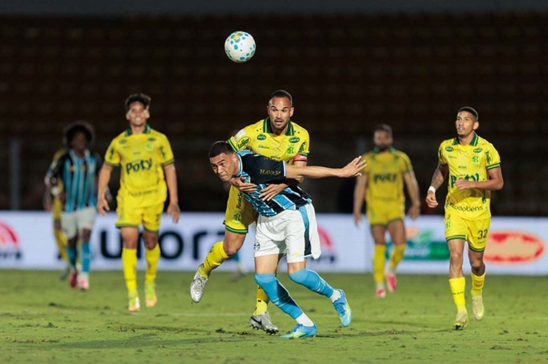 Carlos Vin&iacute;cius admite Gr&ecirc;mio sem confian&ccedil;a contra o Mirassol: “Custou caro”