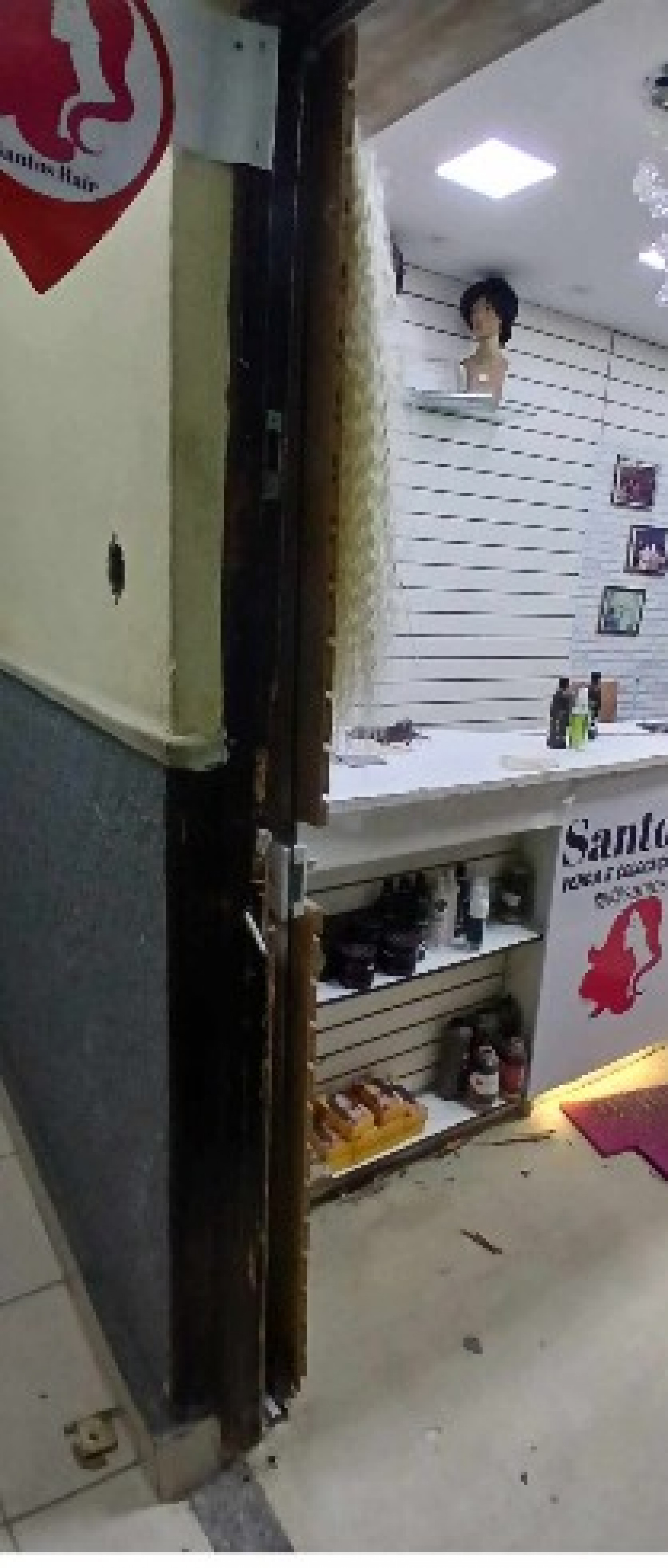 Dupla furtou loja especializada em perucas em Madureira, na Zona Norte do Rio - Arquivo pessoal