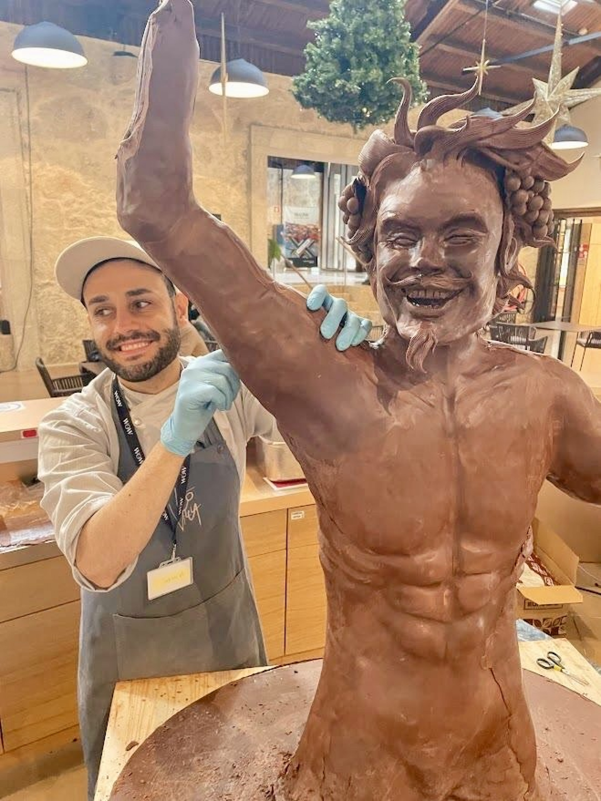 Léo Vilela é um dos principais nomes da confeitaria artística brasileira