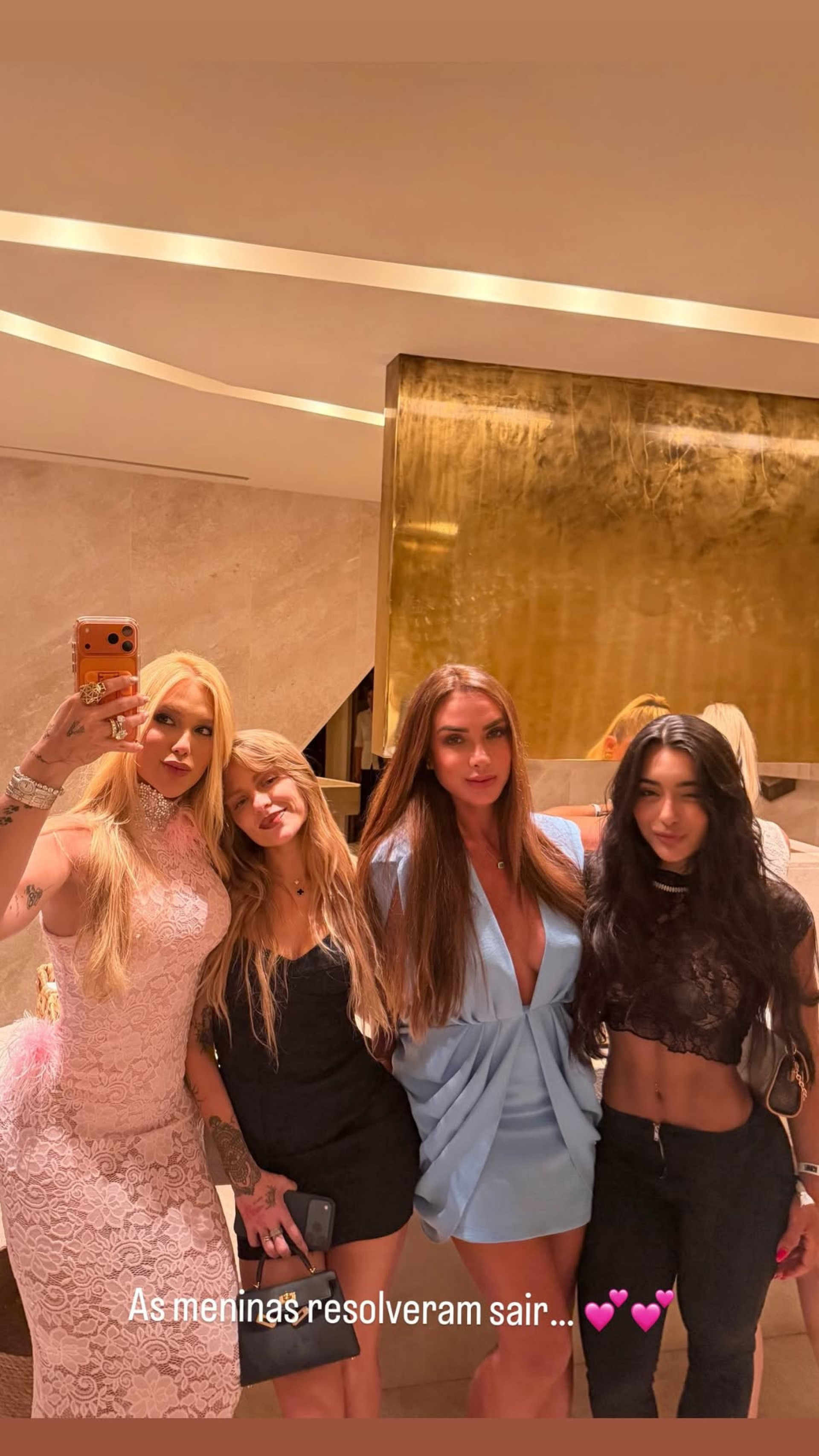 Virginia, Luísa Sonza e Nicole Bahls curtem noitada na Itália - Reprodução / Instagram