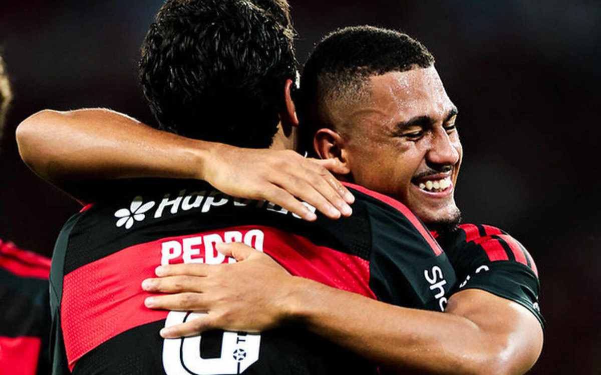 Samuel Lino vive nova fase no Flamengo e vira l&iacute;der de assist&ecirc;ncias na S&eacute;rie A