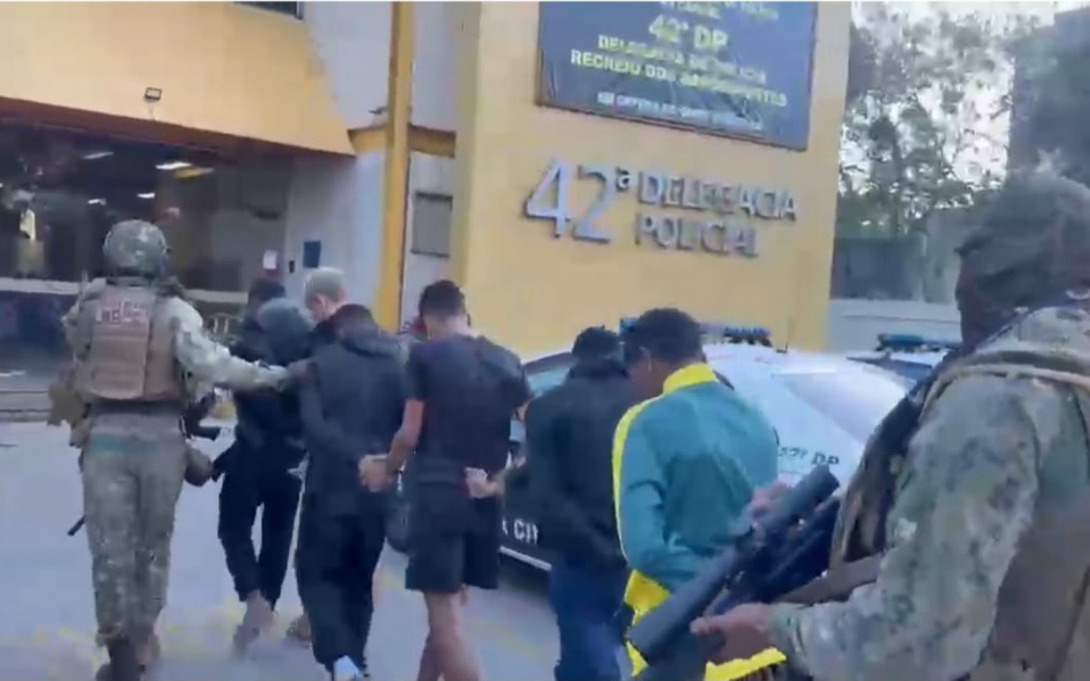 Seis suspeitos foram presos durante operação do Bope na comunidade Pombo Sem Asa - Divulgação PMRJ