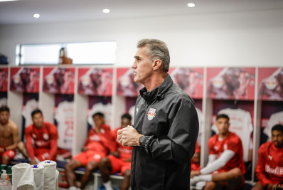 Técnico do Bragantino reclama de acréscimos 'até o Fluminense empatar'