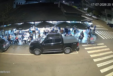 Adolescente abre fogo contra bar e mata dois no Paraná