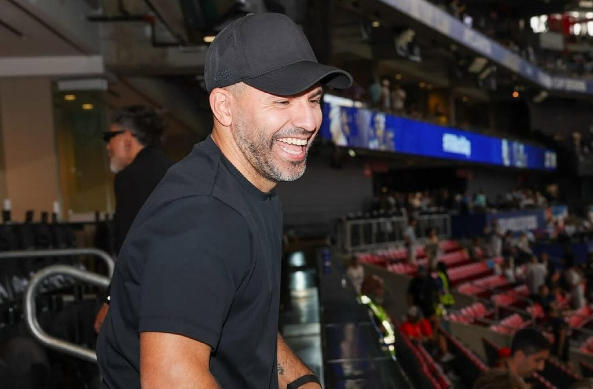 Ag&uuml;ero rebate cr&iacute;ticas de zagueiro da Espanha: “Voc&ecirc; amarela”