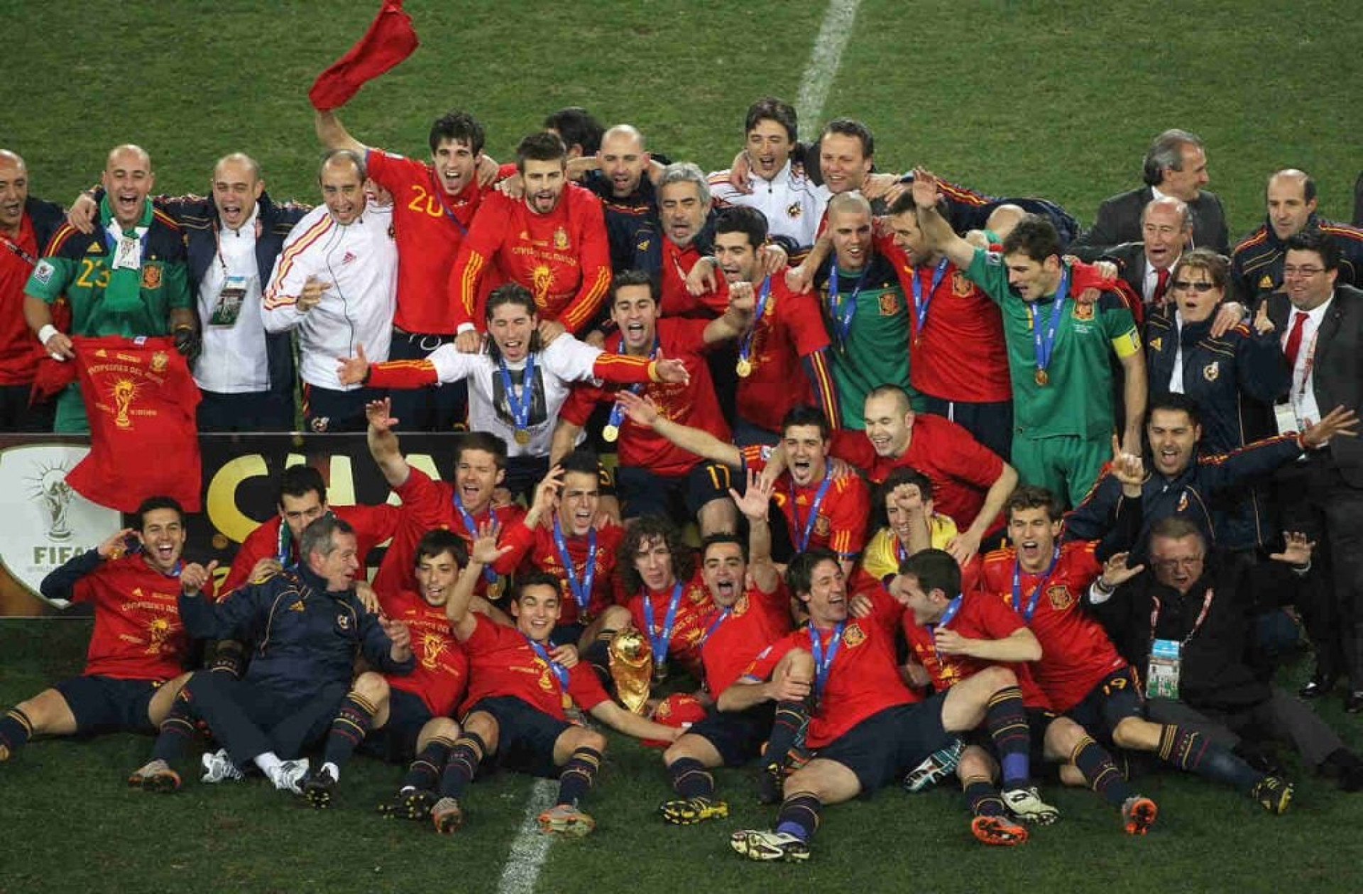 Campe&atilde;o mundial com a Espanha pede aux&iacute;lio de Trump para assistir a final da Copa