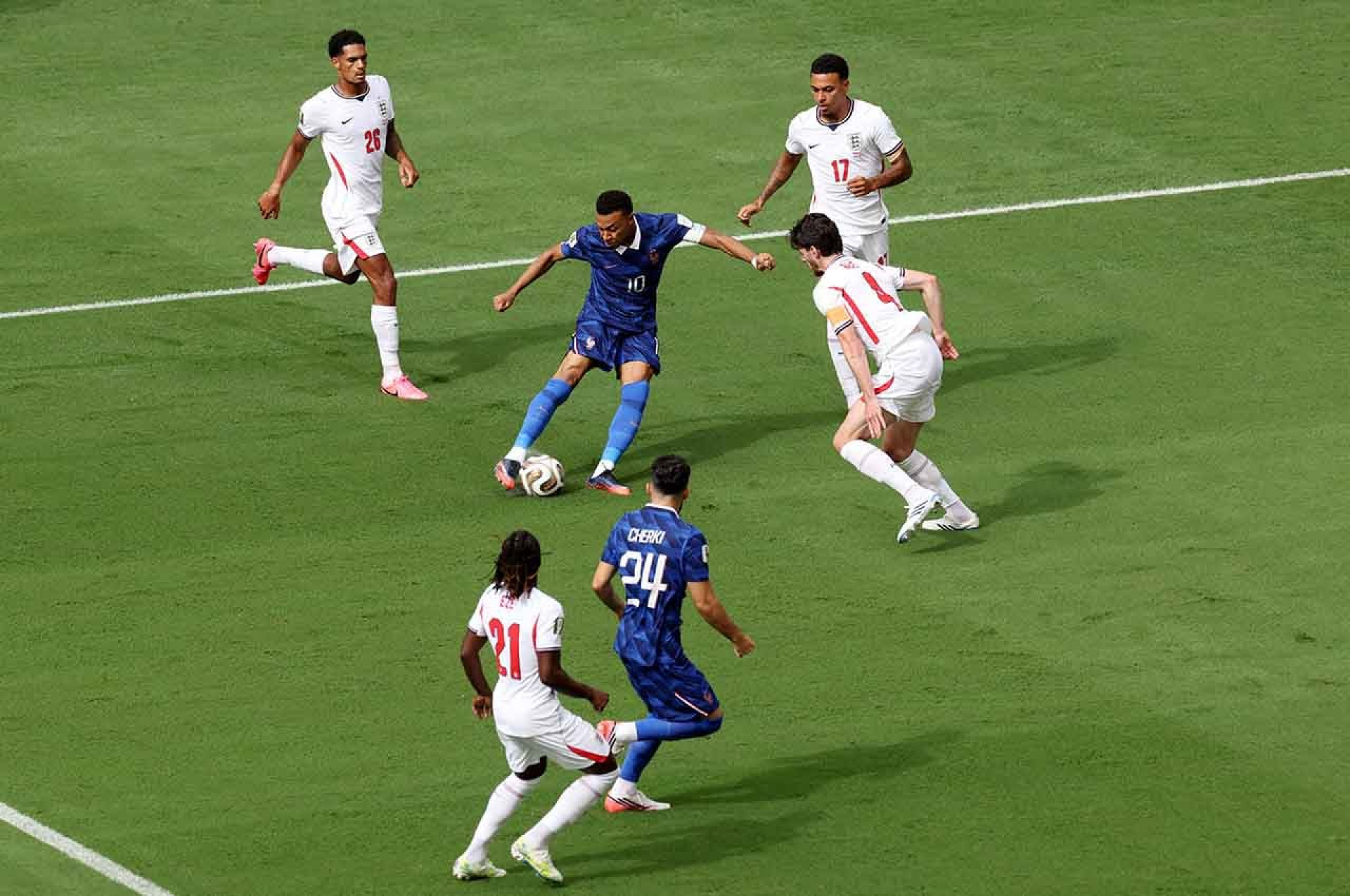 Mbapp&eacute; admite primeiro tempo inaceit&aacute;vel da Fran&ccedil;a