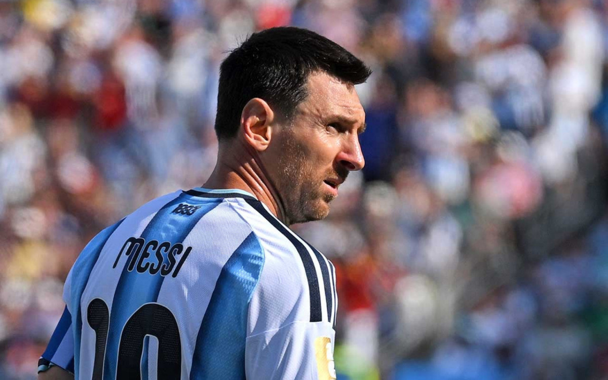Enzo Fern&aacute;ndez entra em lista de jogadores expulsos em finais de Copa