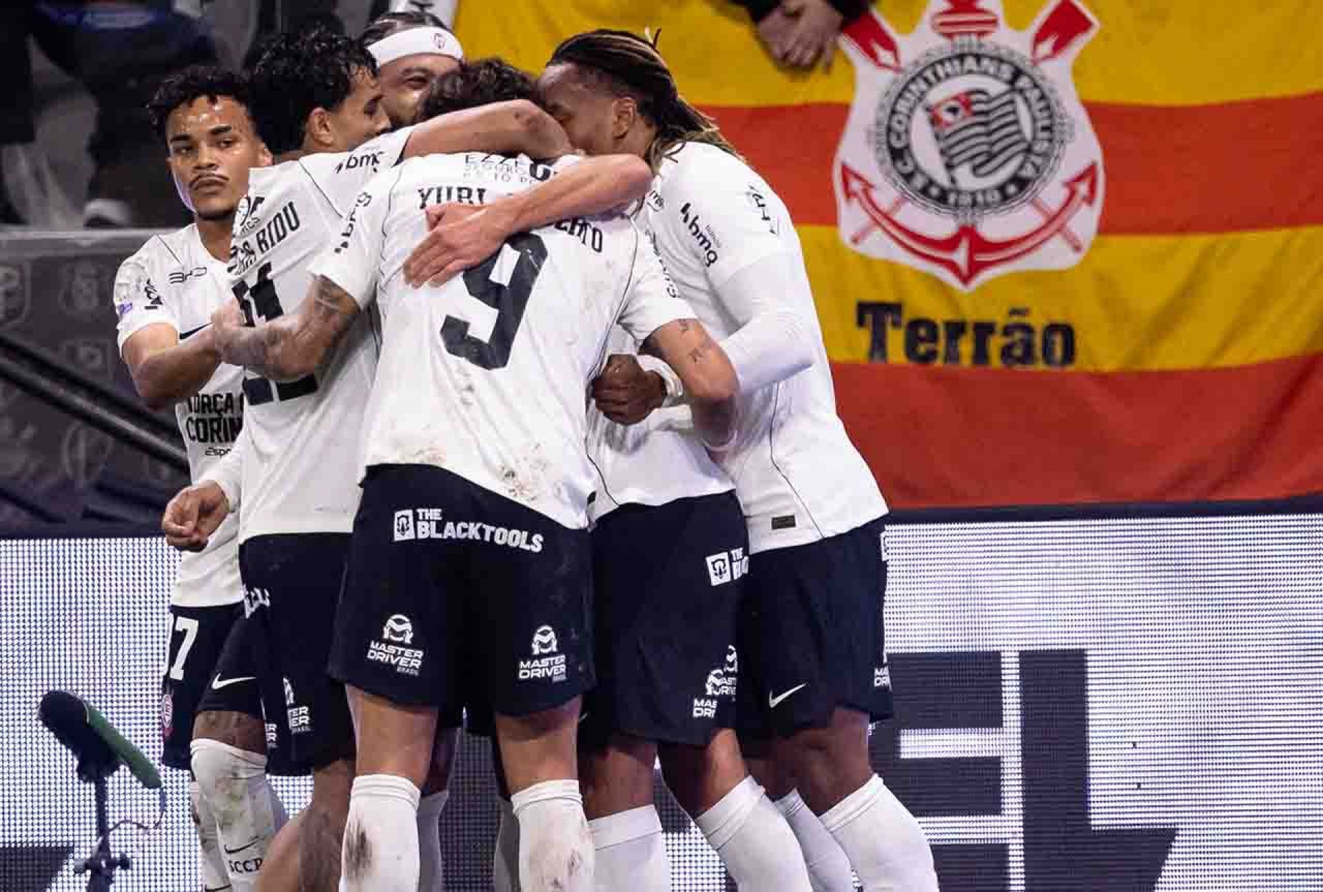 Em parceria com a Fatal Fans, Corinthians lan&ccedil;a portal ‘Respeita as Minas’