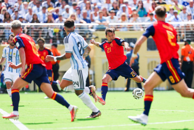 Espanha se torna primeira seleção a vencer duas Copas no século
