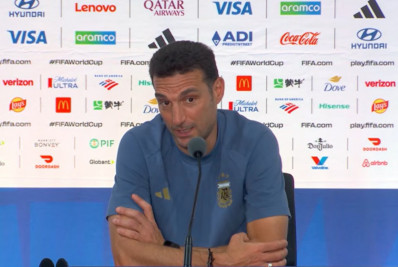 Emocionado, Scaloni diz que precisa pensar sobre continuar na seleção