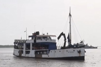 Barco com 133 pessoas a bordo naufraga na Guiana