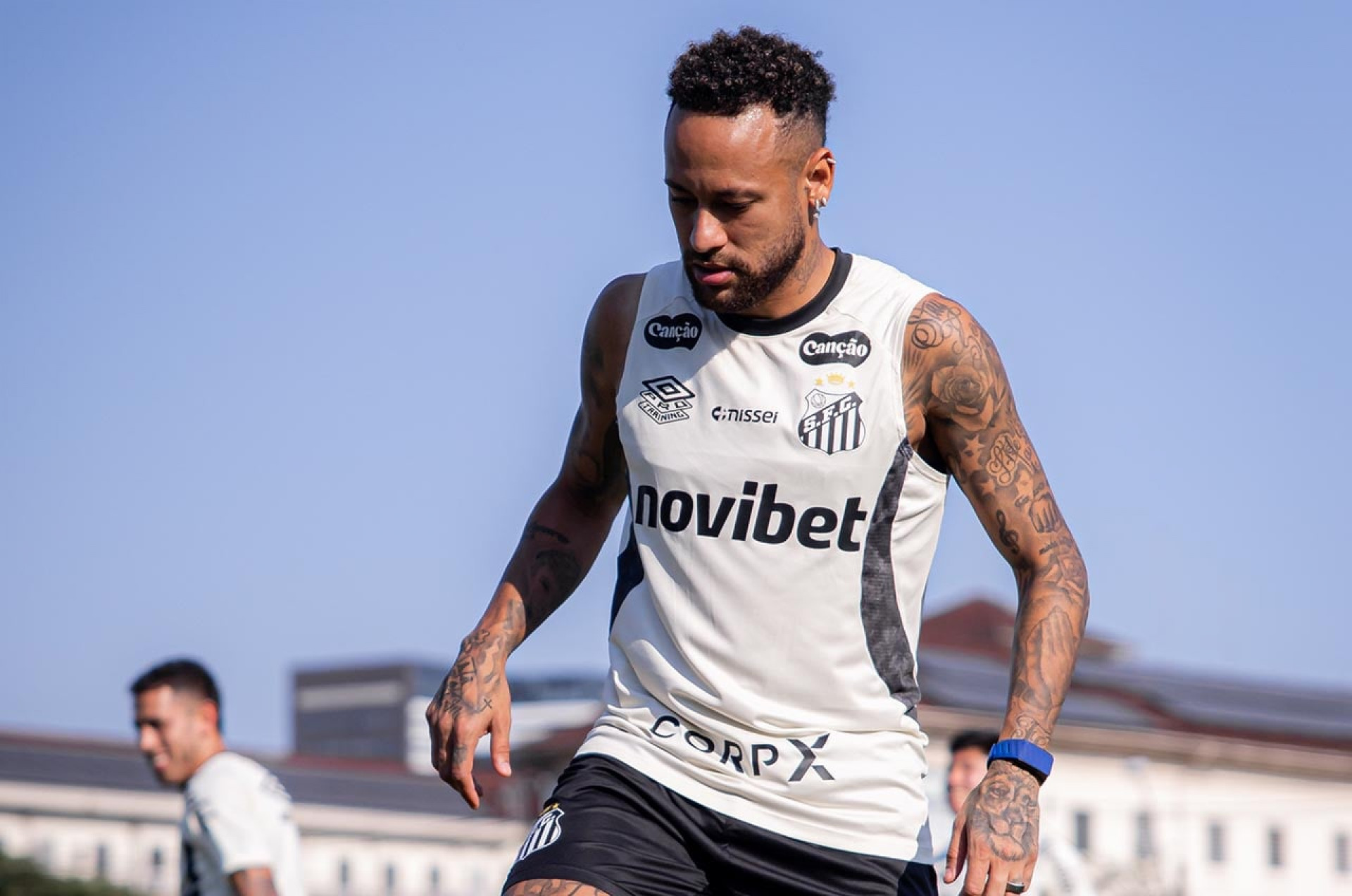 Neymar segue fora da Sula e Santos adota cautela para definir retorno