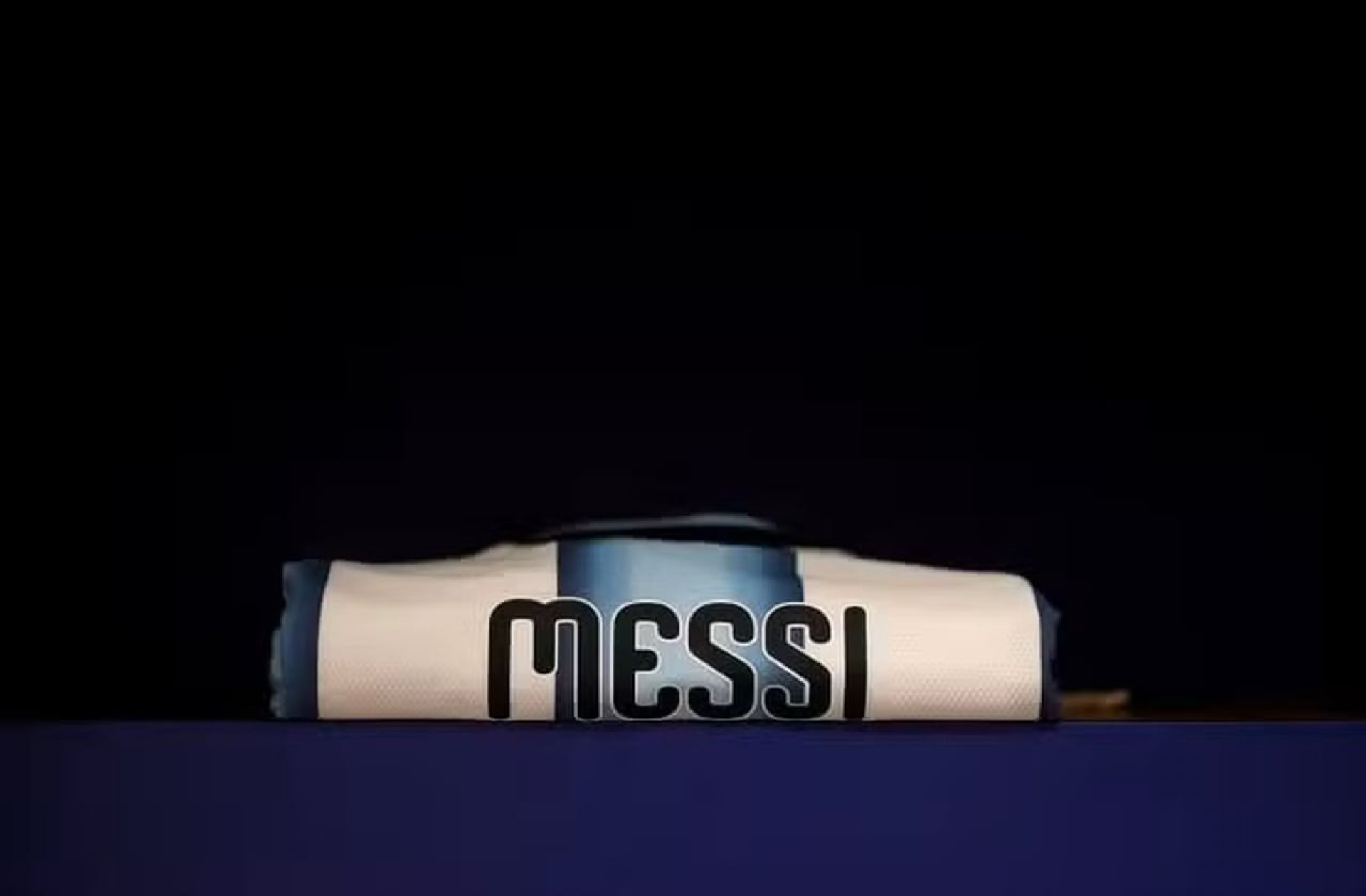 Argentina veste camisa especial para a final com homenagens a Messi