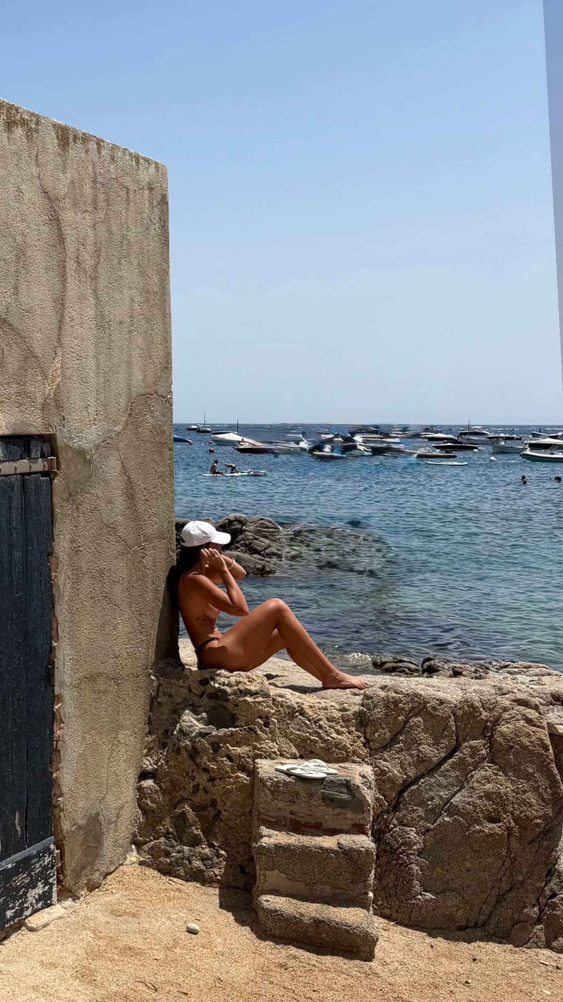 Mariana Goldfarb fez topless em praia da Espanha - Reprodução/Instagram
