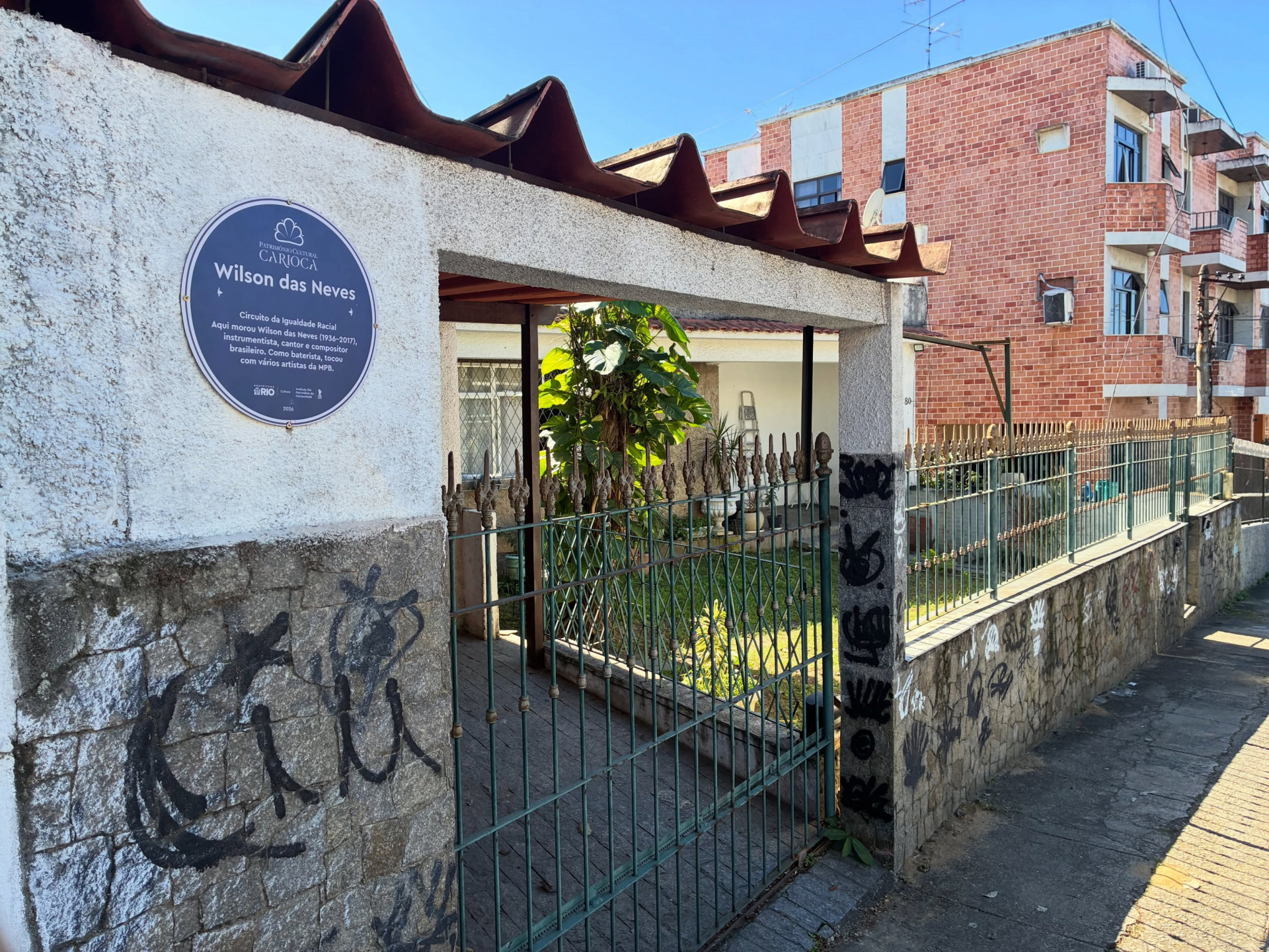 Projeto NegroMuro inaugurou placa em homenagem ao sambista Wilson da Neves, na Ilha do Governador, na Zona Norte do Rio - Reprodu&ccedil;&atilde;o / Instagram