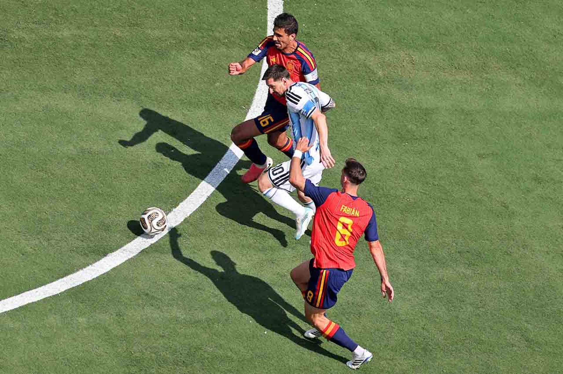 EAST RUTHERFORD, NEW JERSEY - JULY 19: Lionel Messi #10 of Argentina controls the ball against Rodri #16 and Fabian Ruiz #8 of Spain during the FIFA World Cup 2026 Final match between Spain and Argentina at New York New Jersey Stadium on July 19, 2026 in East Rutherford, New Jersey. (Photo by Al Bello/Getty Images)