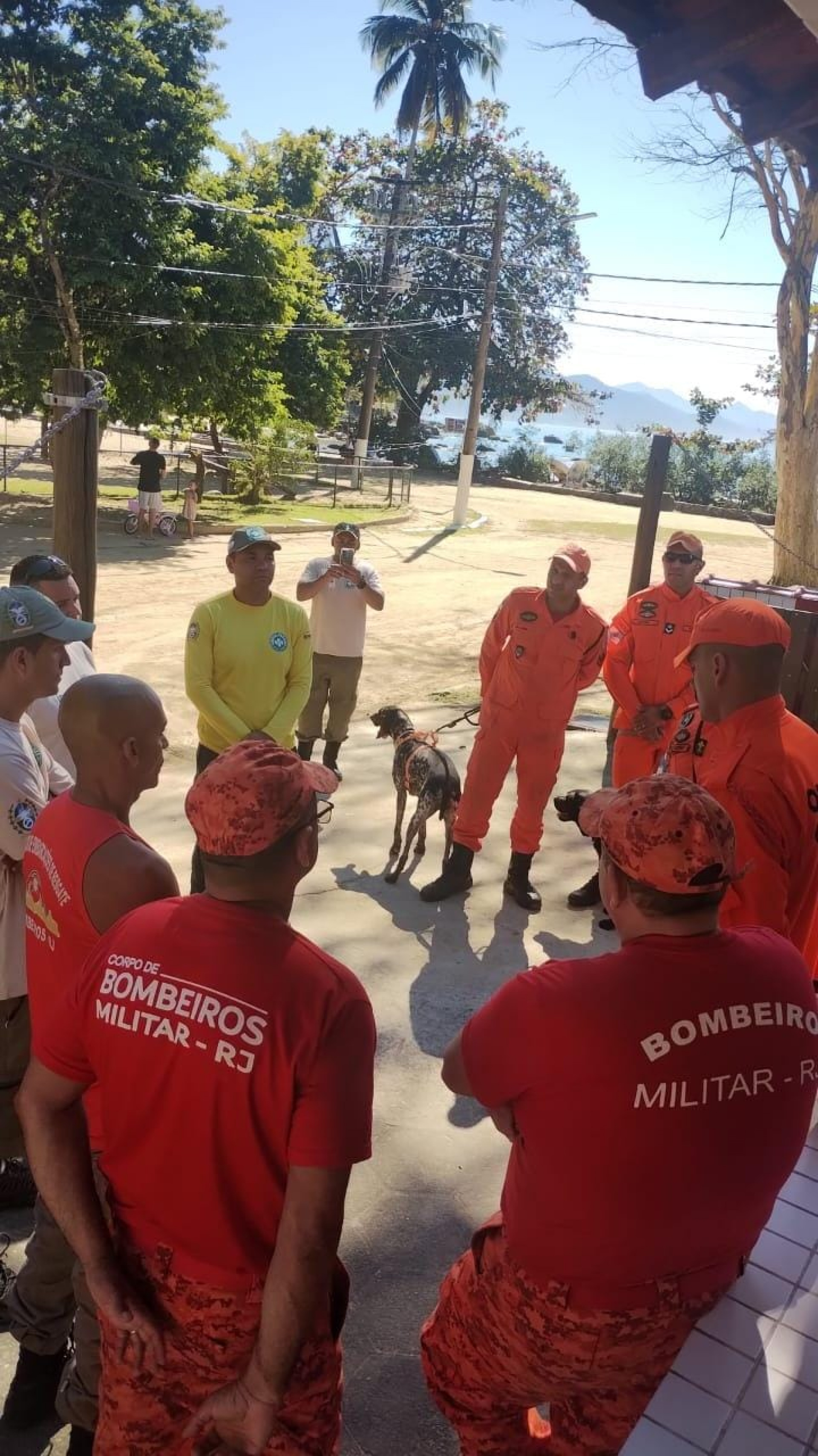 Mais um dia de buscas na trilha da Parnaioca - Divulga&ccedil;&atilde;o