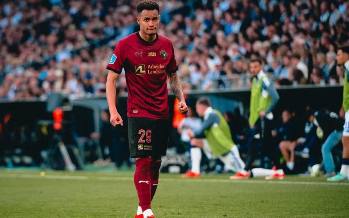 Botafogo anuncia contrata&ccedil;&atilde;o do lateral Paulinho